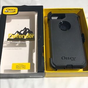 iPhone 7plus/8plus otterbox defender case NEW